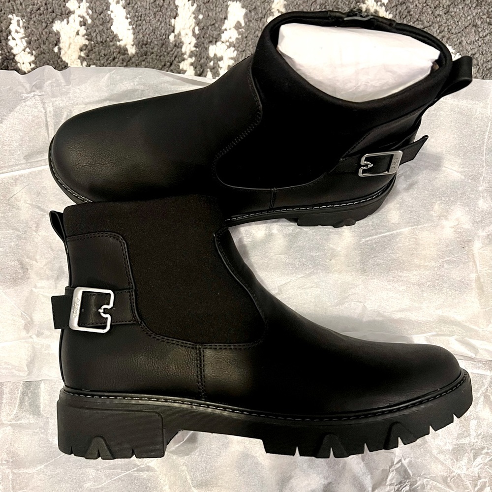 NIB Dr. Scholl’s Sz 9 Boots!